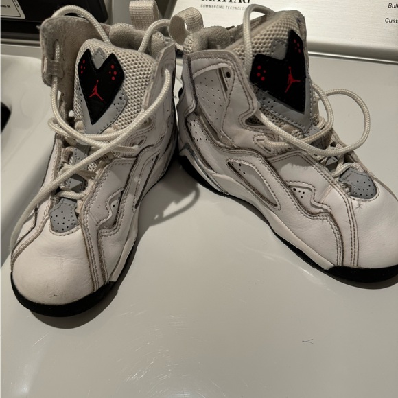 Boys size 11c Jordan’s true flight white - Picture 2 of 5